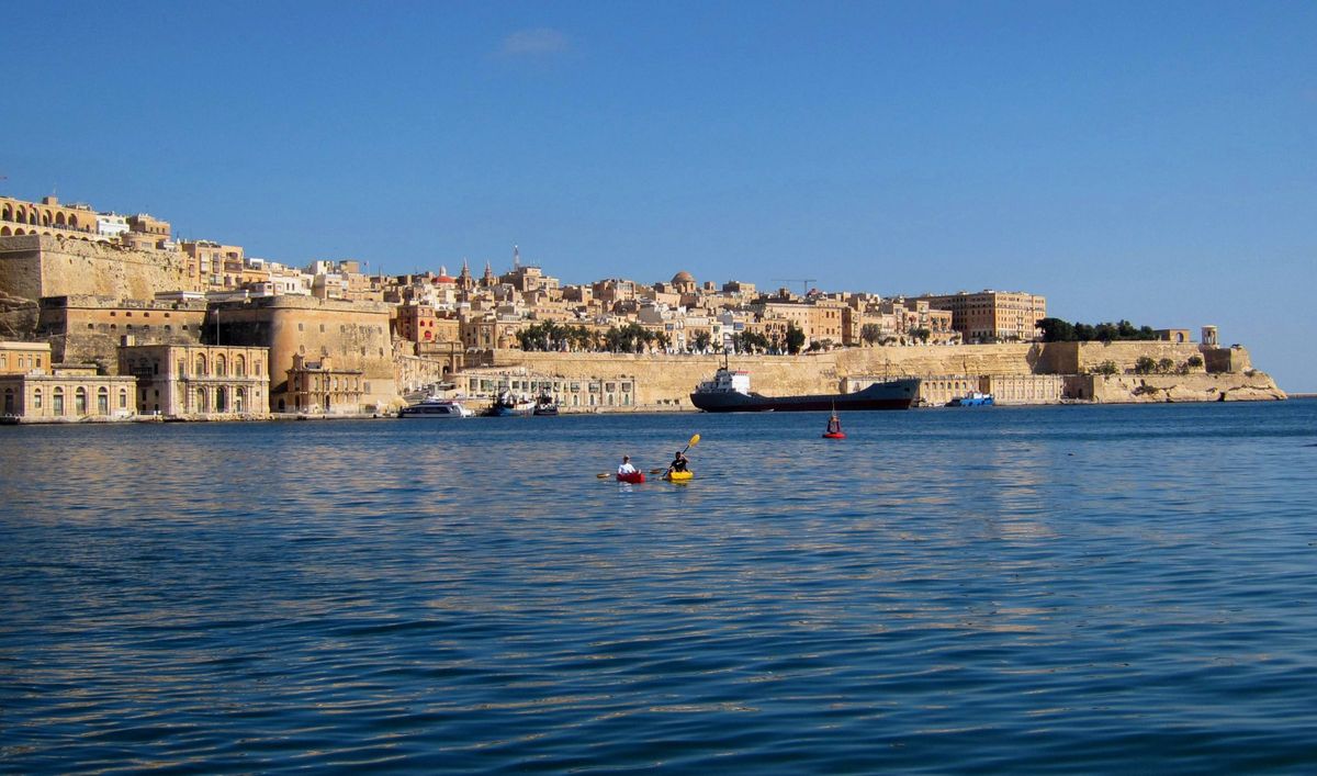 Valletta mit seinen Bastionen, vom Grand Harbour aus gesehen